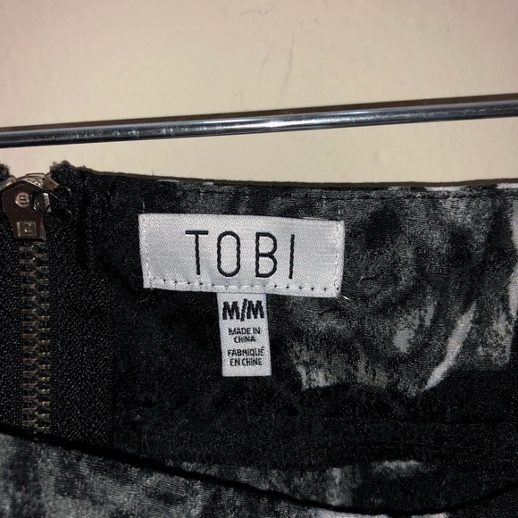 Kiersten Black Floral Skater Skirt - Picture 3 of 6